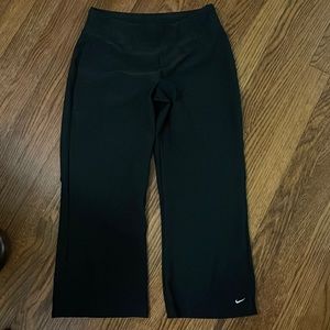 Nike flare calf leggings